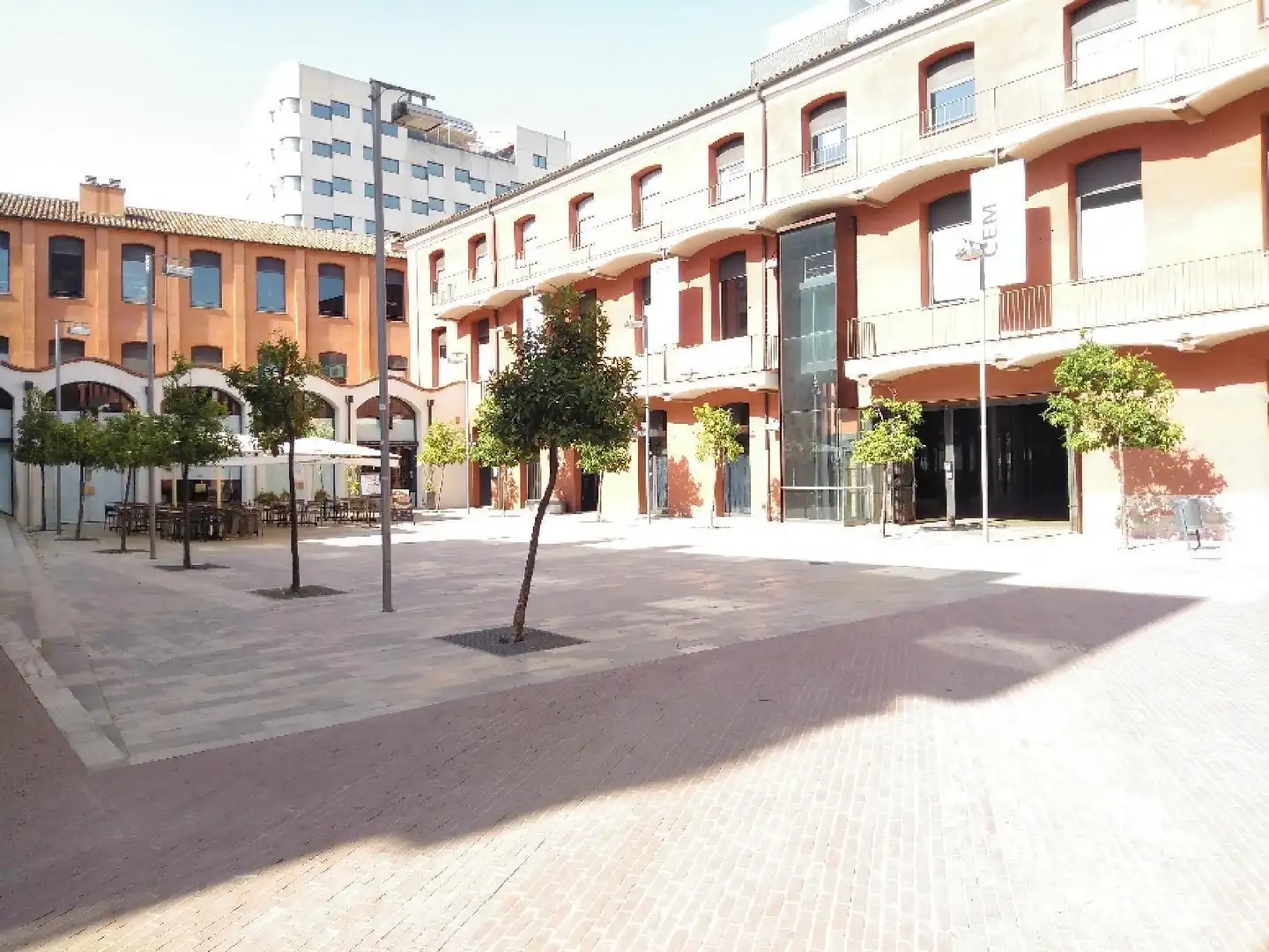 Außenansicht von Garage zum Verkauf in Terrassa