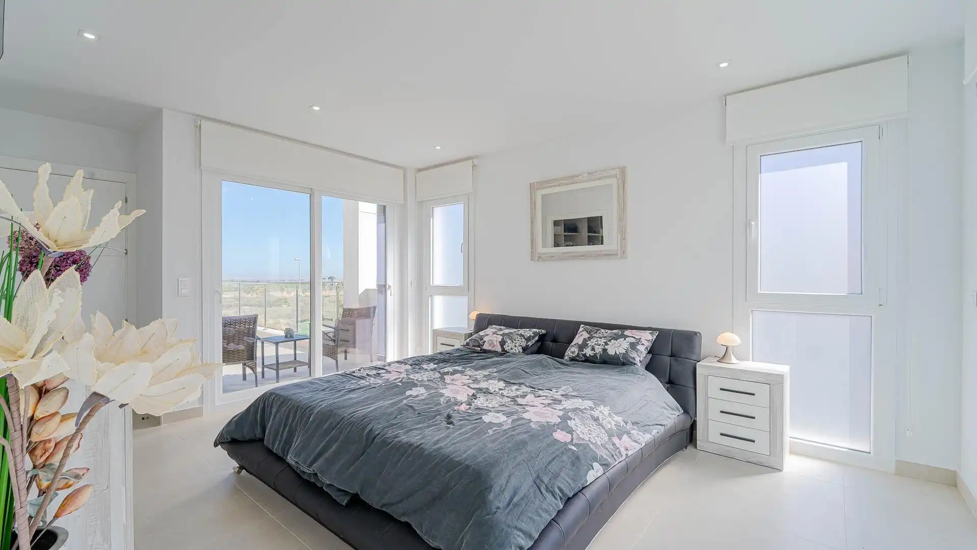 Dormitori de Casa o xalet en venda en Orihuela amb Aire condicionat, Jardí privat i Terrassa