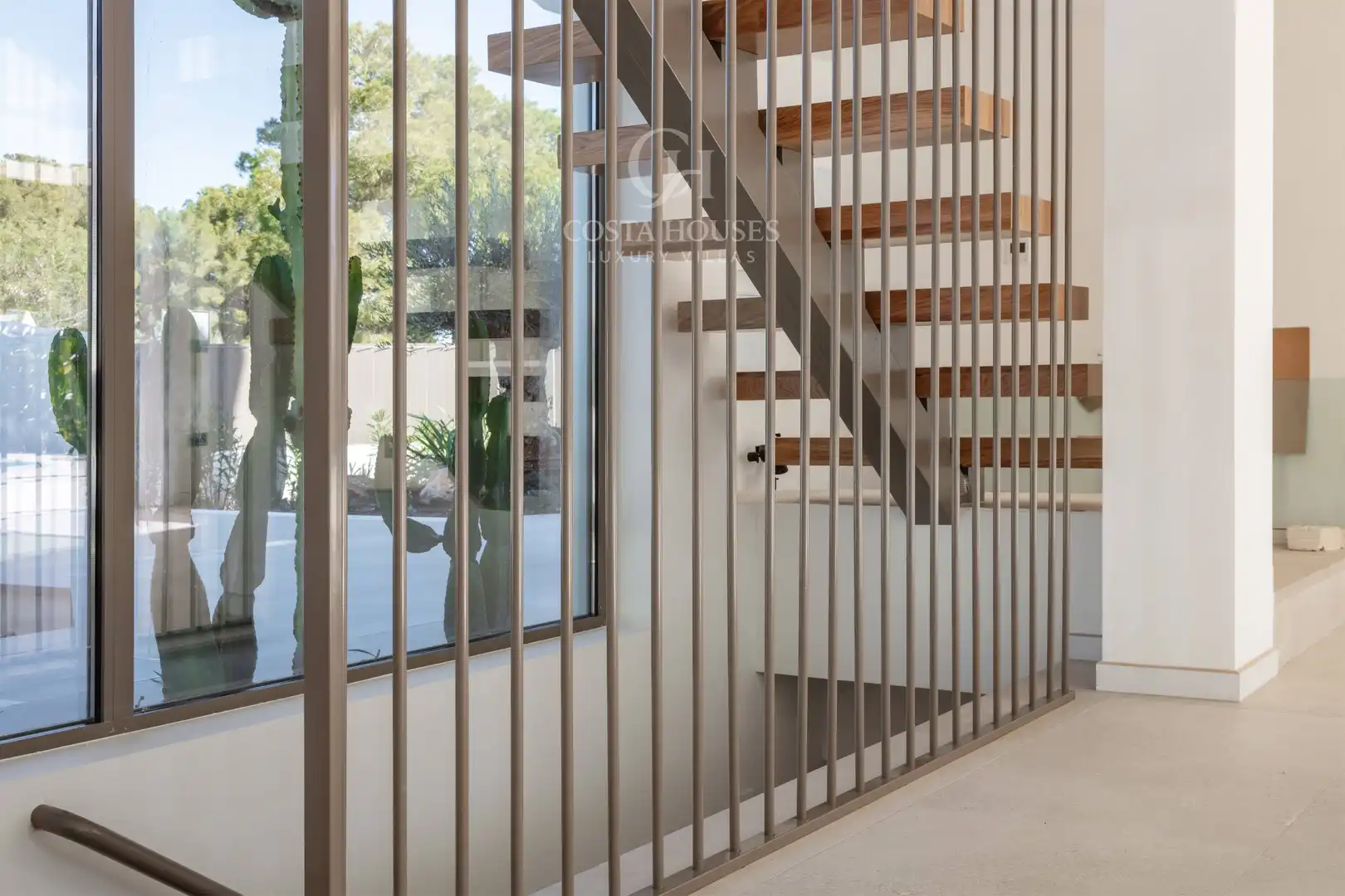 Houses for sale in Jávea / Xàbia  with Air Conditioner, Private garden and Terrace