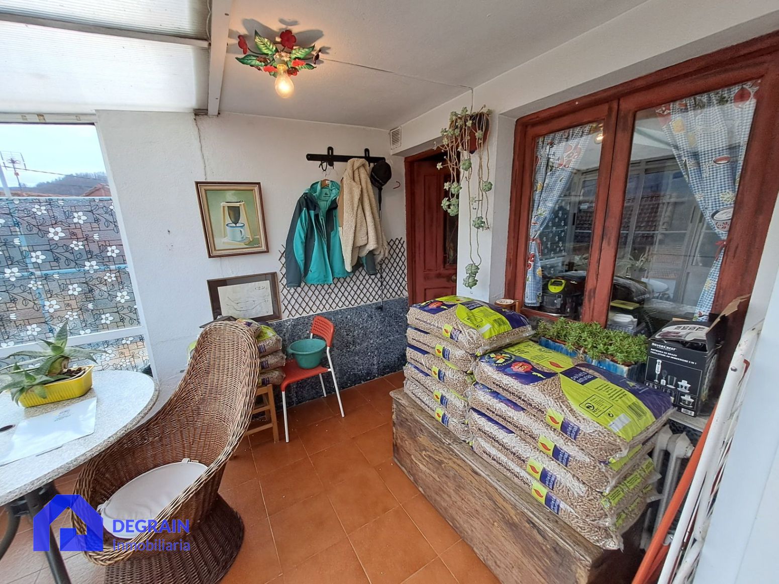 Terraza de Casa adosada en venta en Lena con Calefacción y Terraza