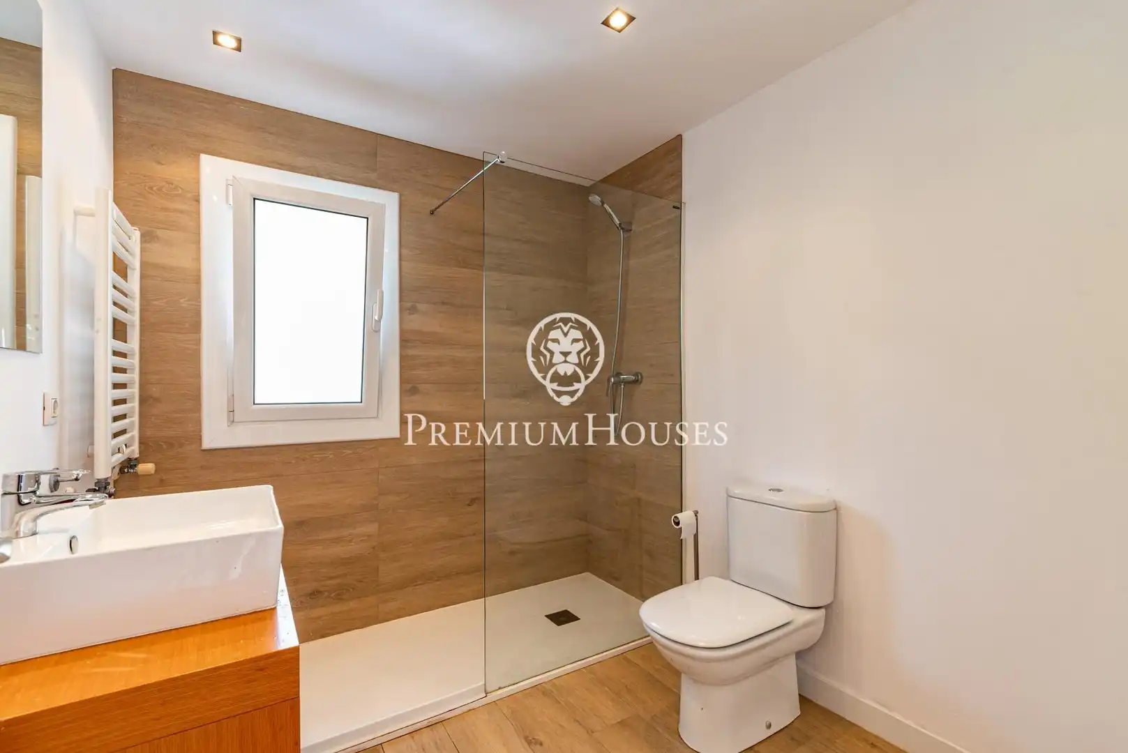 Bathroom of Houses for sale in Castelldefels  with Heating, Private garden and Terrace
