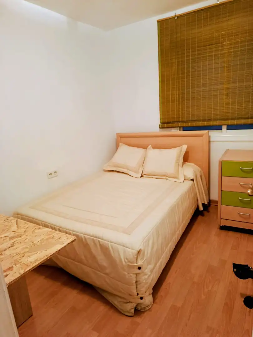 Habitación de Piso en venta en Badalona con Aire acondicionado, Calefacción y Parquet