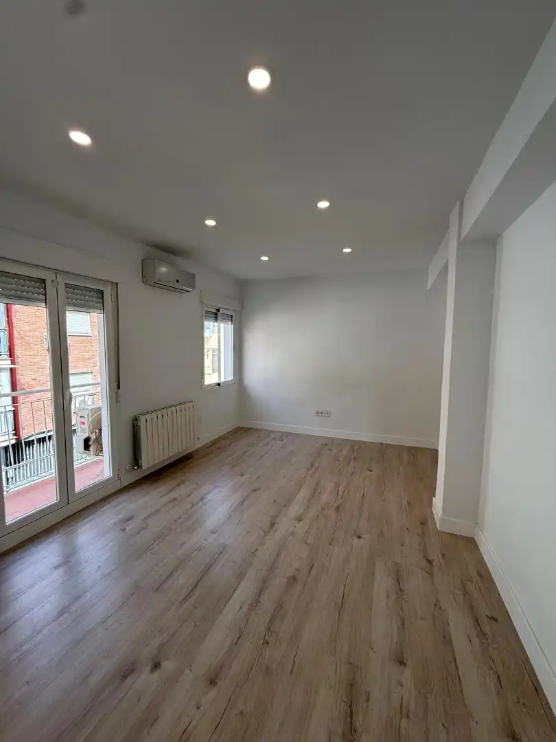Flat for sale in Calle de la Mandarina