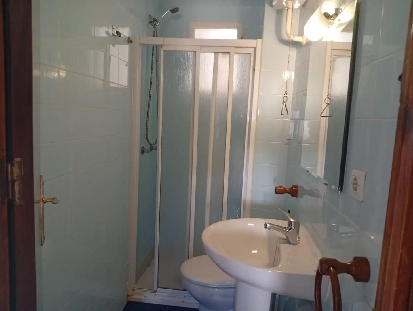 Bathroom of Flat for sale in Alcalá de Guadaira  with Air Conditioner and Storage room
