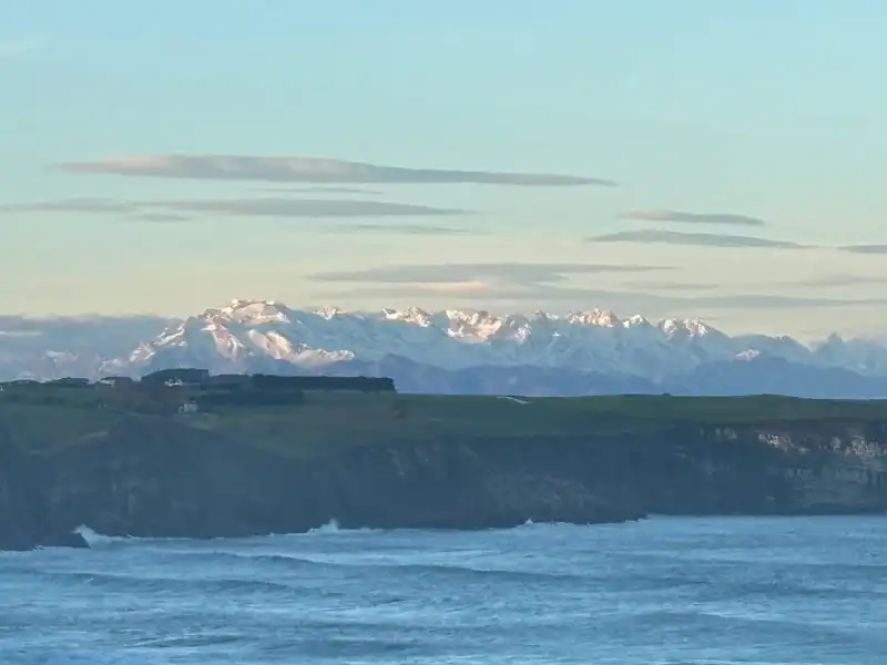 Vista exterior de Pis en venda en Suances amb Calefacció i Moblat