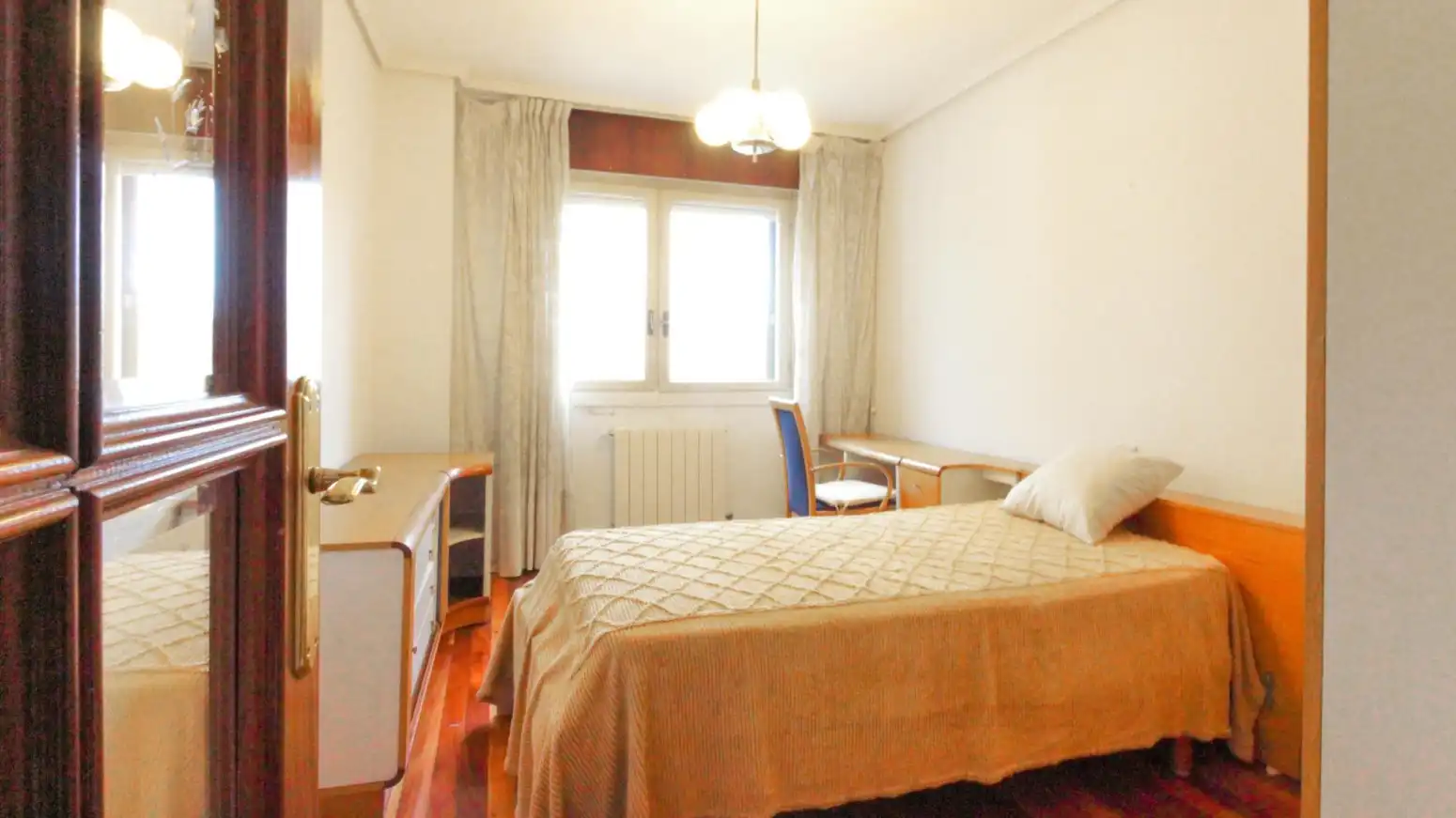 Bedroom of Flat for rent in Santander  with Heating, Parquet flooring and Furnished