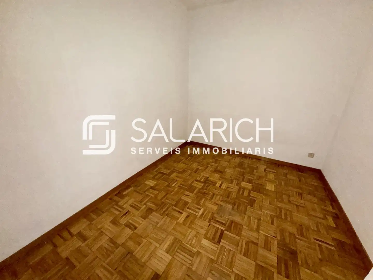 Flat for sale in Barcelona  with Heating