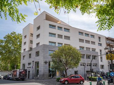 Pis amb ascensor en venda a Calle Calle Acera del Darro 1