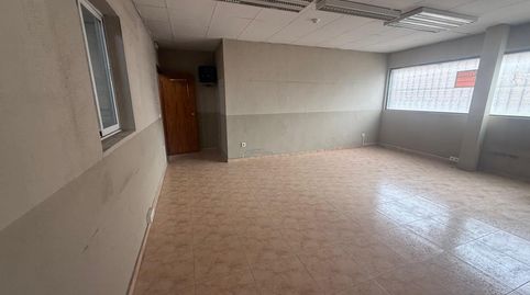 POLÍGONO EL JUNCALALBELDA. Nave de 467 m2 En esquina con puerta automática, 90m2 de entreplanta. Instalaciones de alumbrado y fuer, image 3