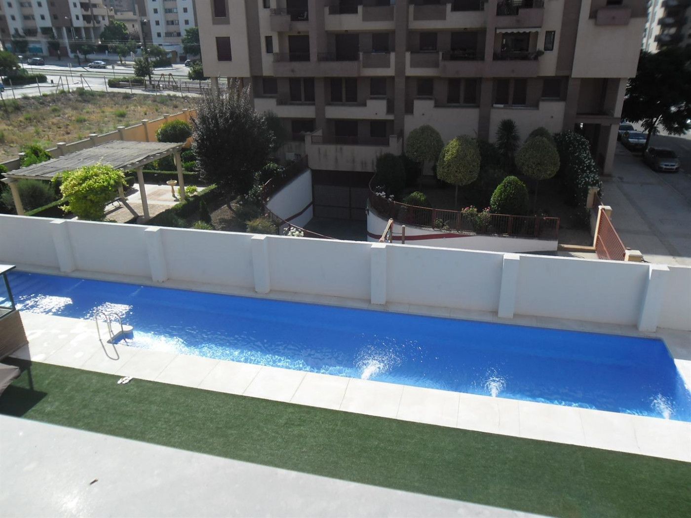 Piscina de Pis de lloguer en  Granada Capital amb Aire condicionat, Calefacció i Terrassa