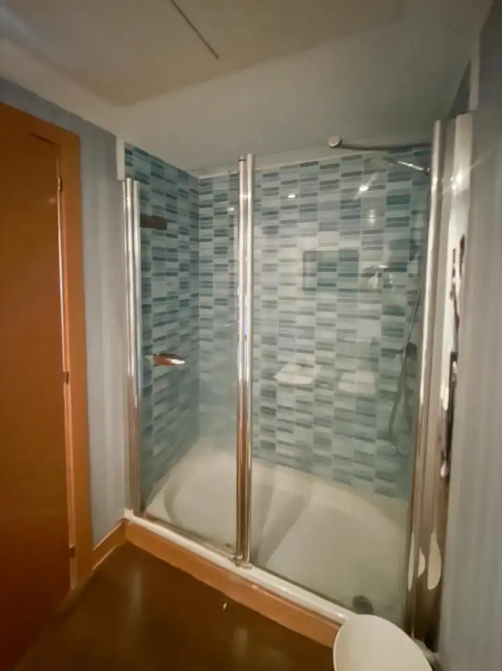 Baño de Piso en venta en Madrid con Aire acondicionado, Calefacción y Piscina comunitaria
