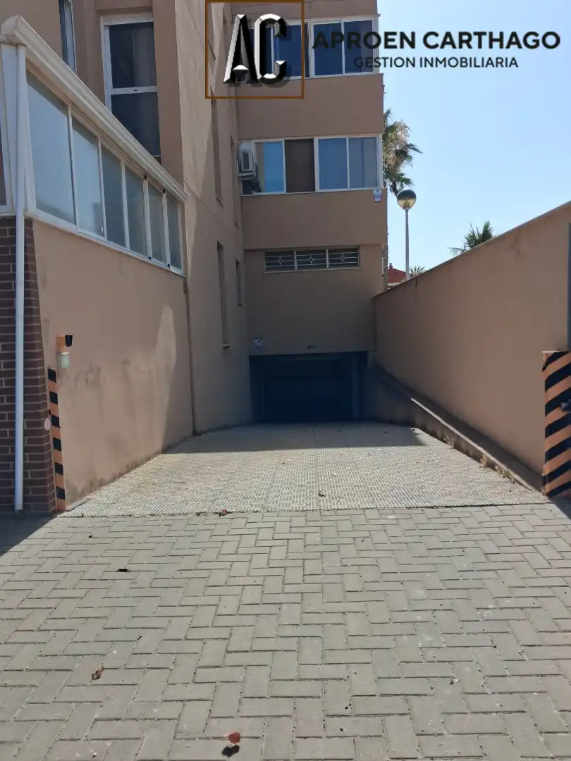 Aparcament de Pis en venda en Cartagena amb Calefacció, Terrassa i Traster