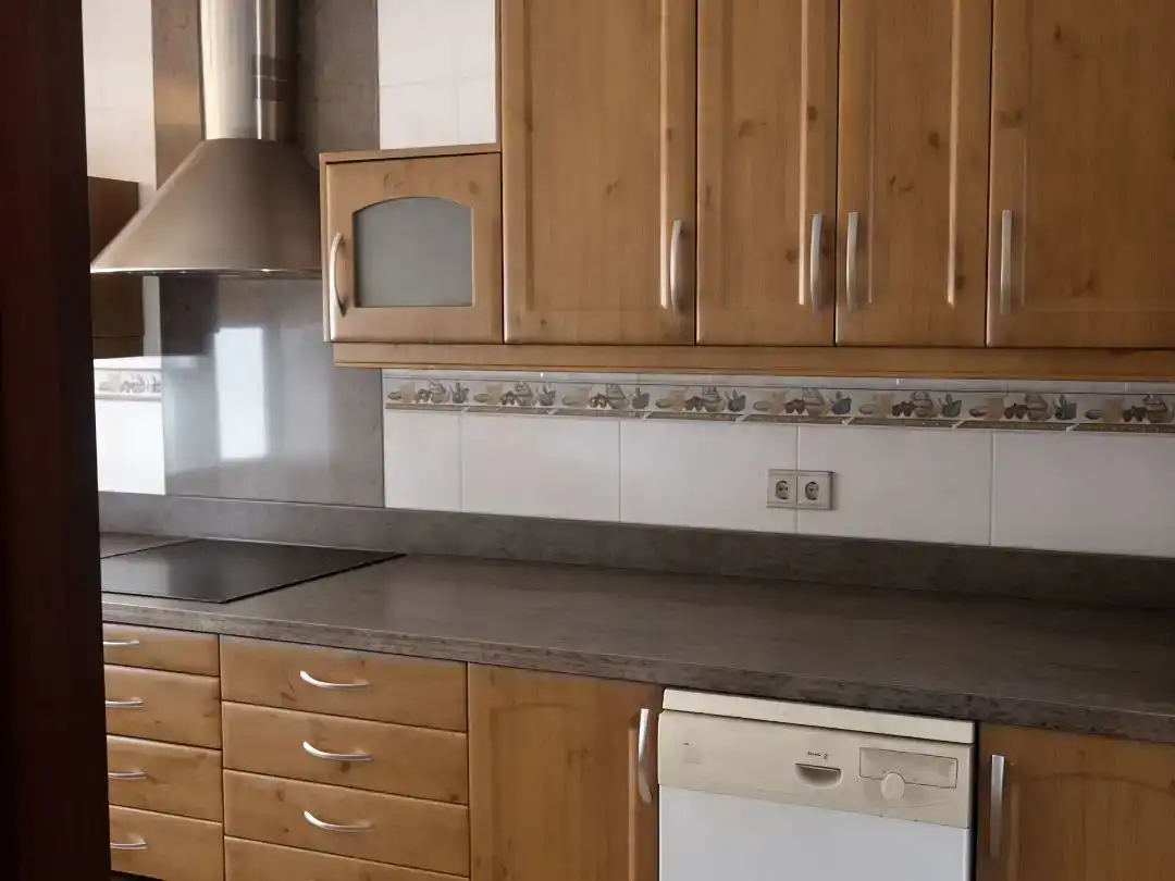 Cuina de Pis en venda en Reus amb Parquet, Traster i Moblat
