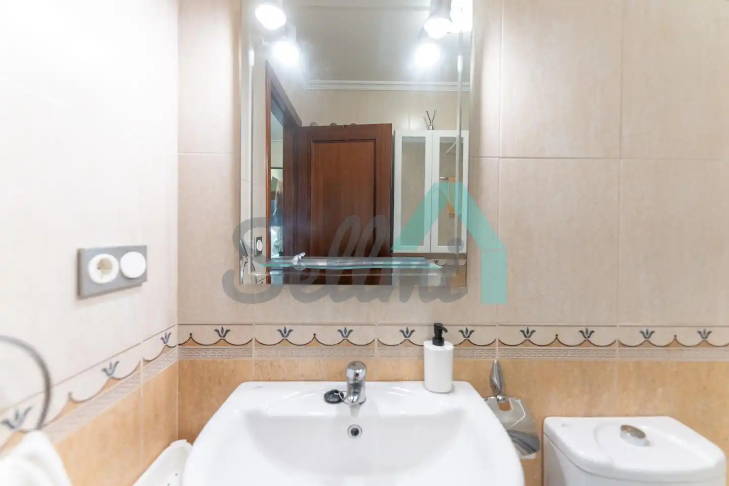 Bathroom of Flat for share in HUCA - La Cadellada