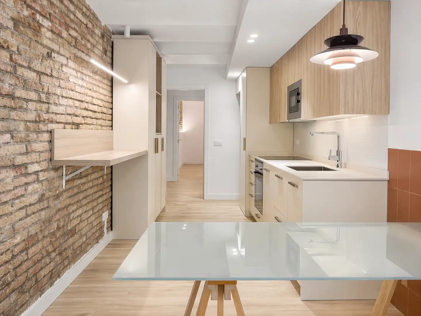 Cuina de Planta baixa en venda en Barcelona amb Aire condicionat, Forn i Microones