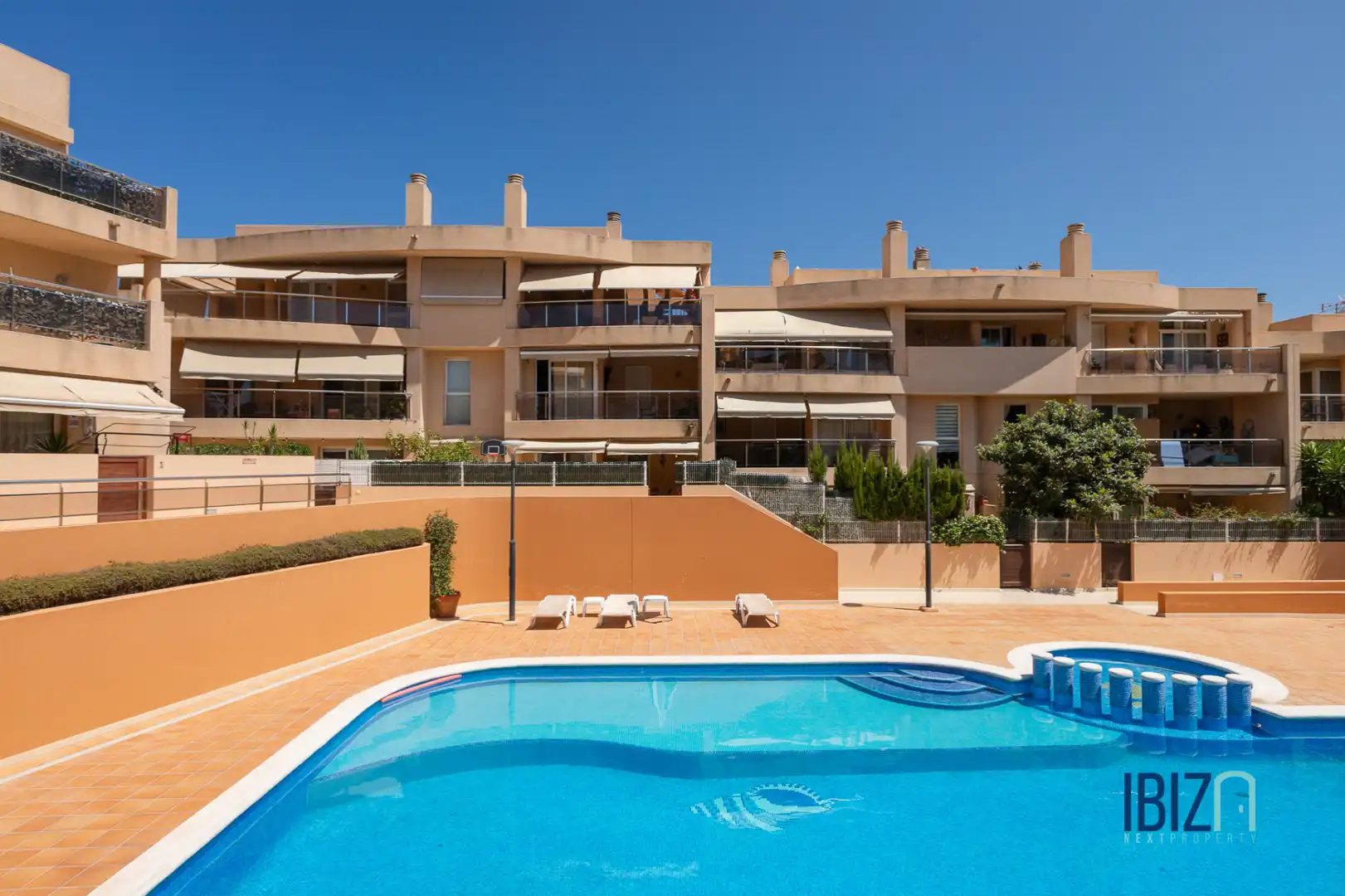 Schwimmbecken von Wohnung zum Verkauf in Eivissa mit Klimaanlage, Heizung und Terrasse