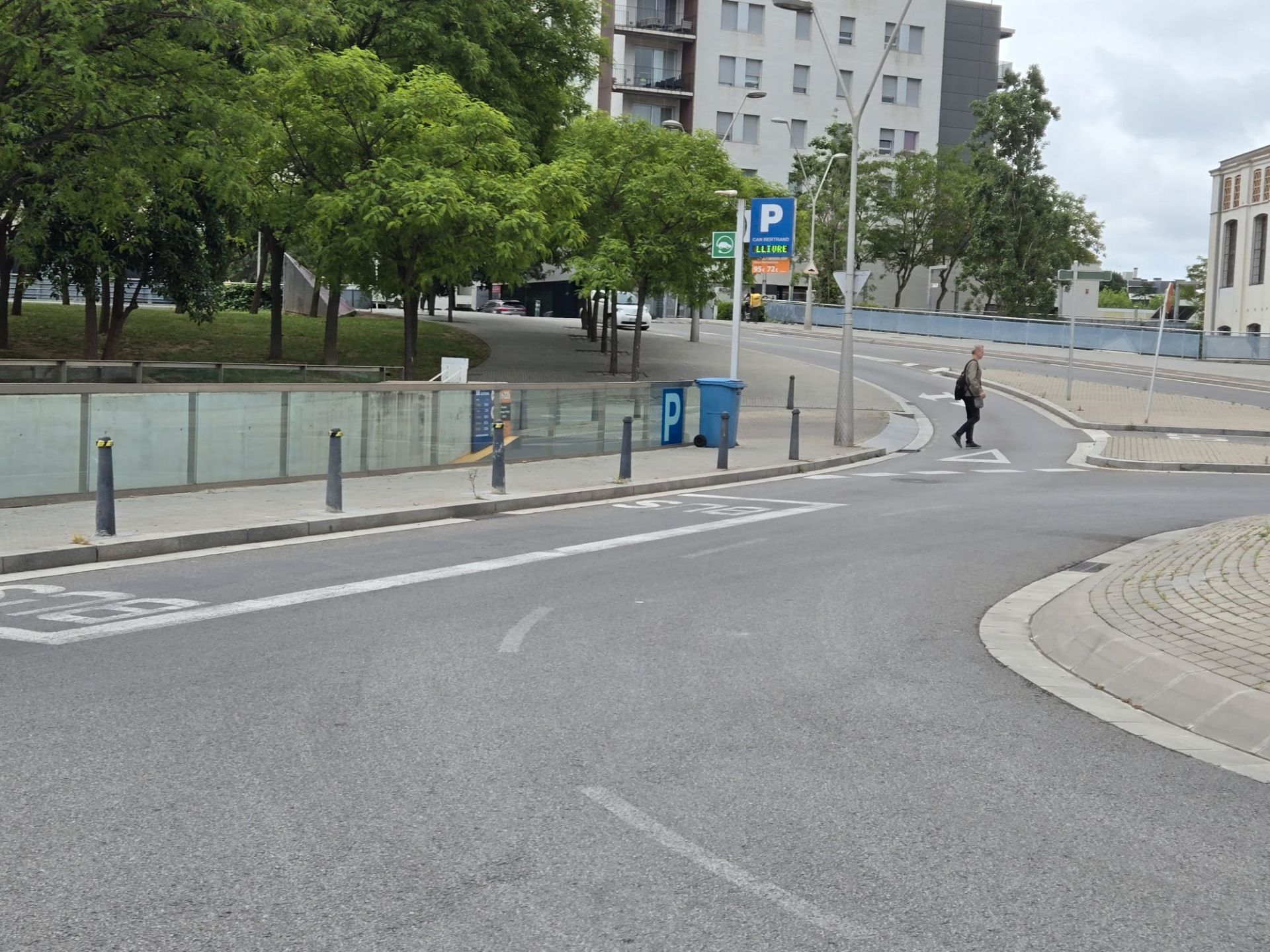 Aparcament de Garatge en venda en Sant Feliu de Llobregat amb Alarma