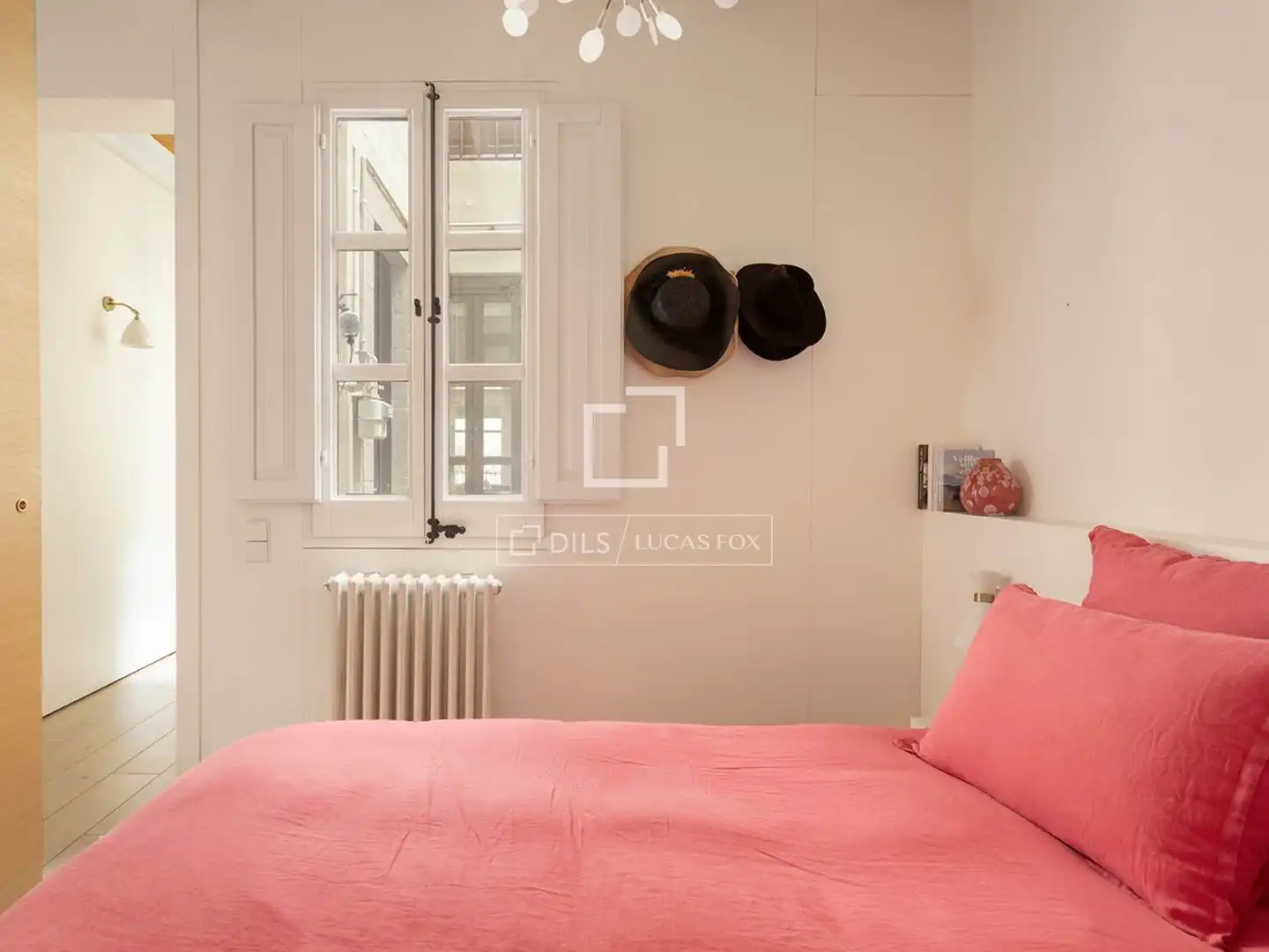 Bedroom of Flat for sale in Ciutat Vella