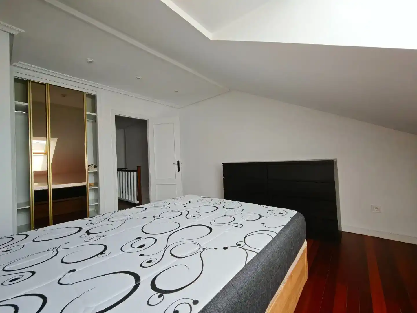 Habitación de Dúplex de alquiler en Santander con Aire acondicionado, Parquet y Amueblado