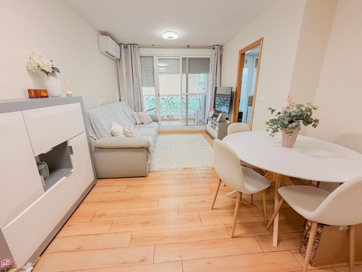 Living room of Duplex to rent in Rafelbuñol / Rafelbunyol  with Air Conditioner and Balcony