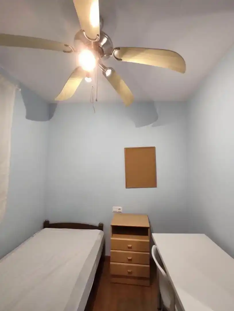 Schlafzimmer von Dachboden zur Miete in  Murcia Capital mit Klimaanlage und Balkon