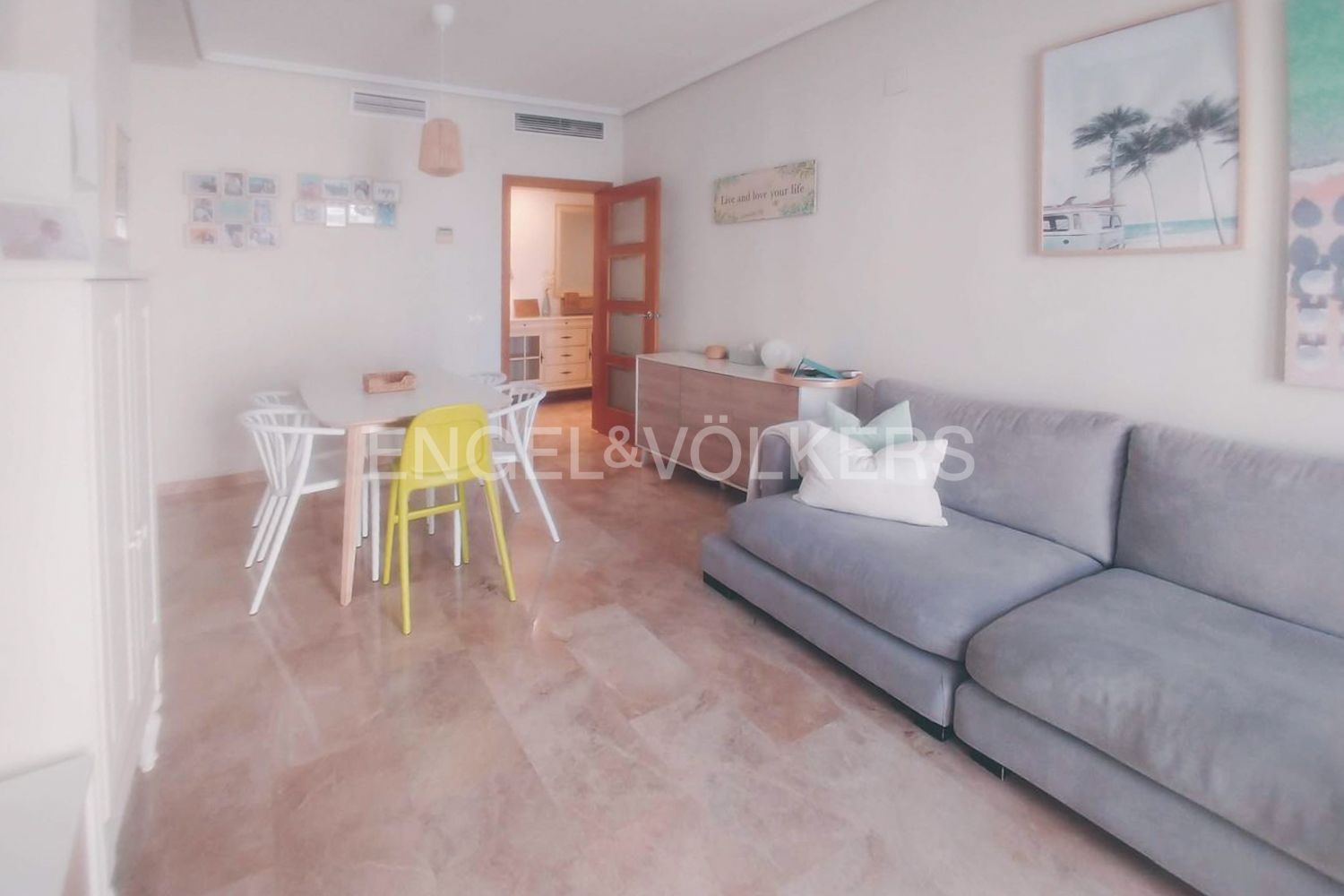 Sala d'estar de Apartament en venda en  Valencia Capital amb Aire condicionat, Calefacció i Moblat