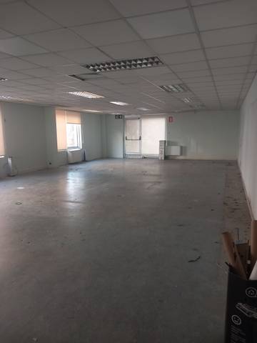 Local comercial en Alquiler en Les Tres Torres