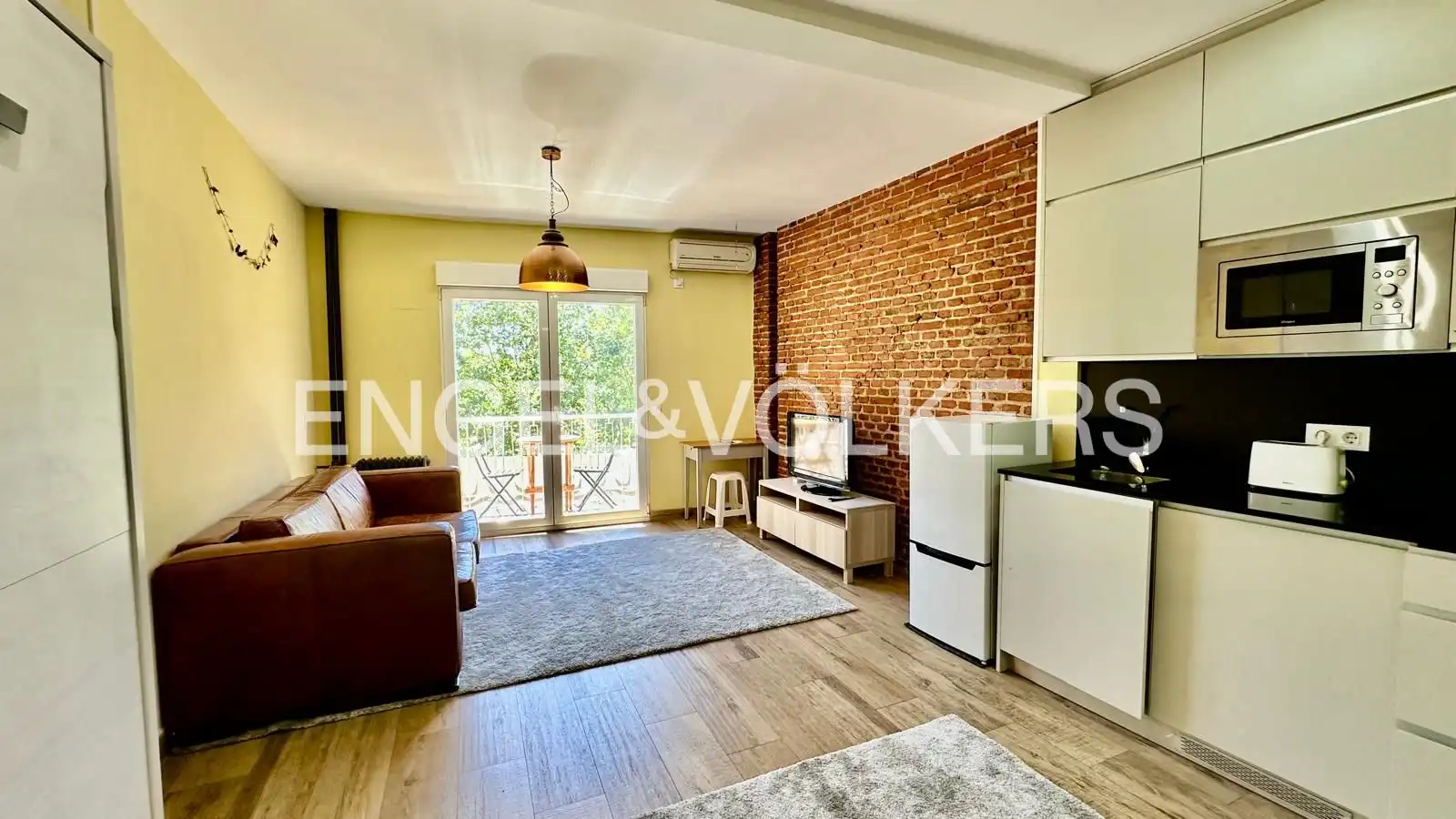 Balcony of Flat for rent in Madrid  with Air Conditioner, Heating and Furnished