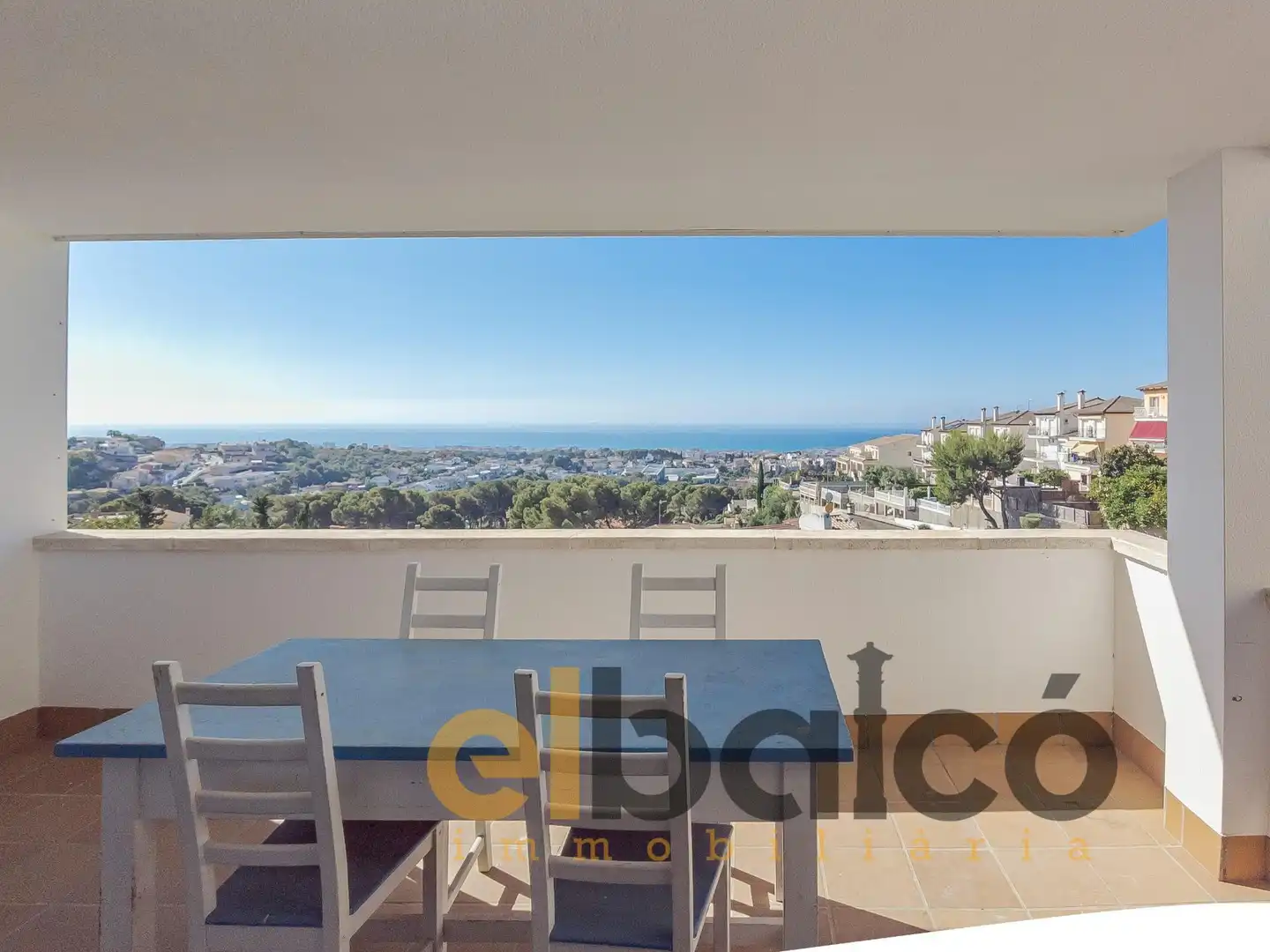 Vista exterior de Casa adosada en venda en Calafell amb Calefacció, Jardí privat i Parquet