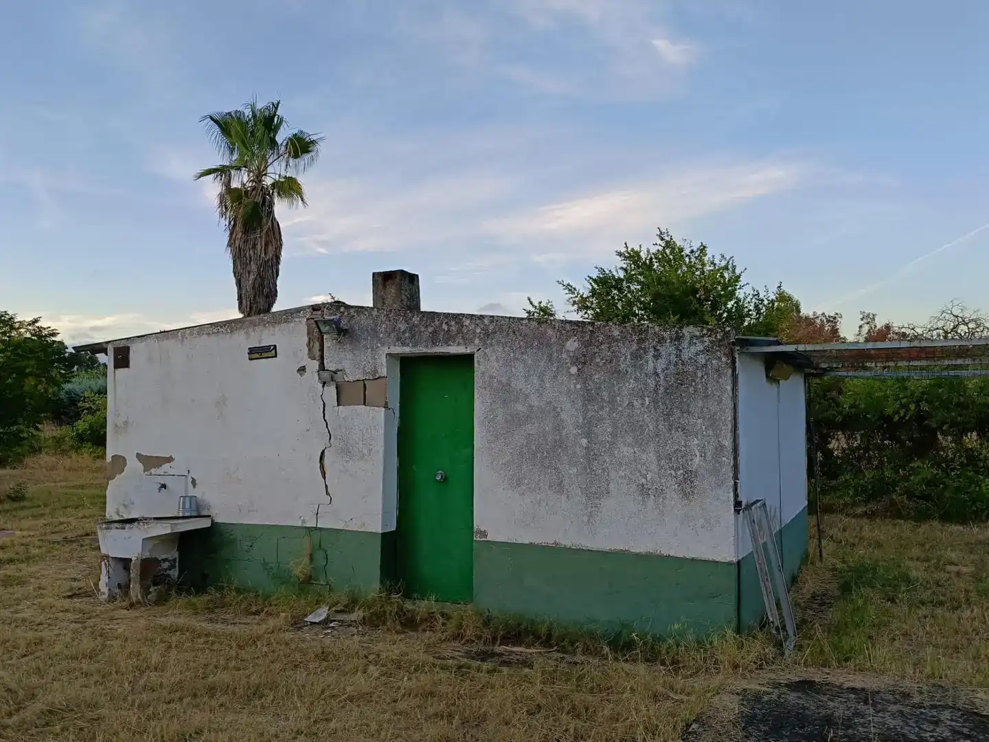 Vista exterior de Finca rústica en venda en Solana de los Barros amb Jardí privat, Piscina i Moblat