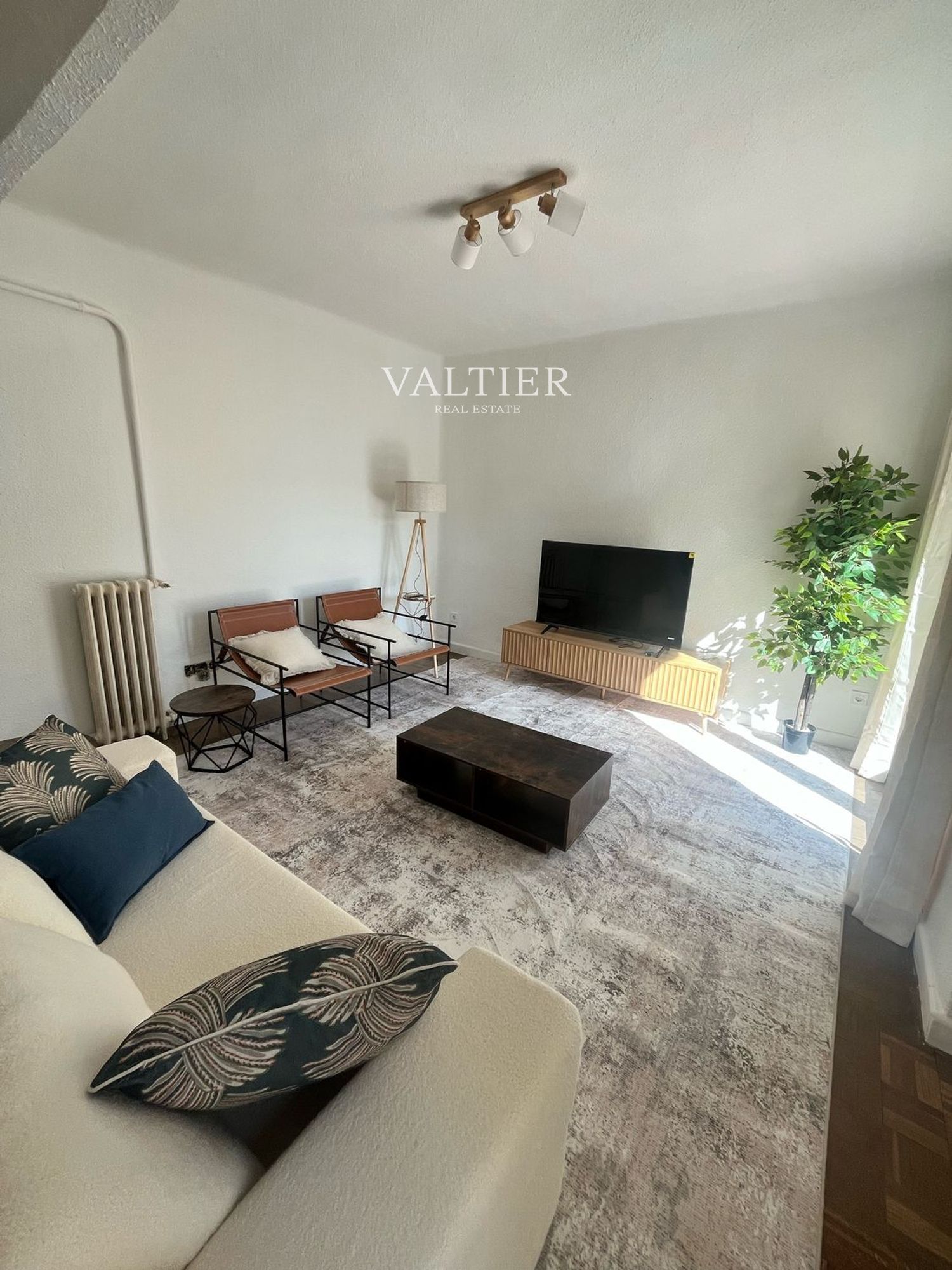 Living room of Flat for rent in  Madrid Capital  with Air Conditioner, Terrace and Storage room