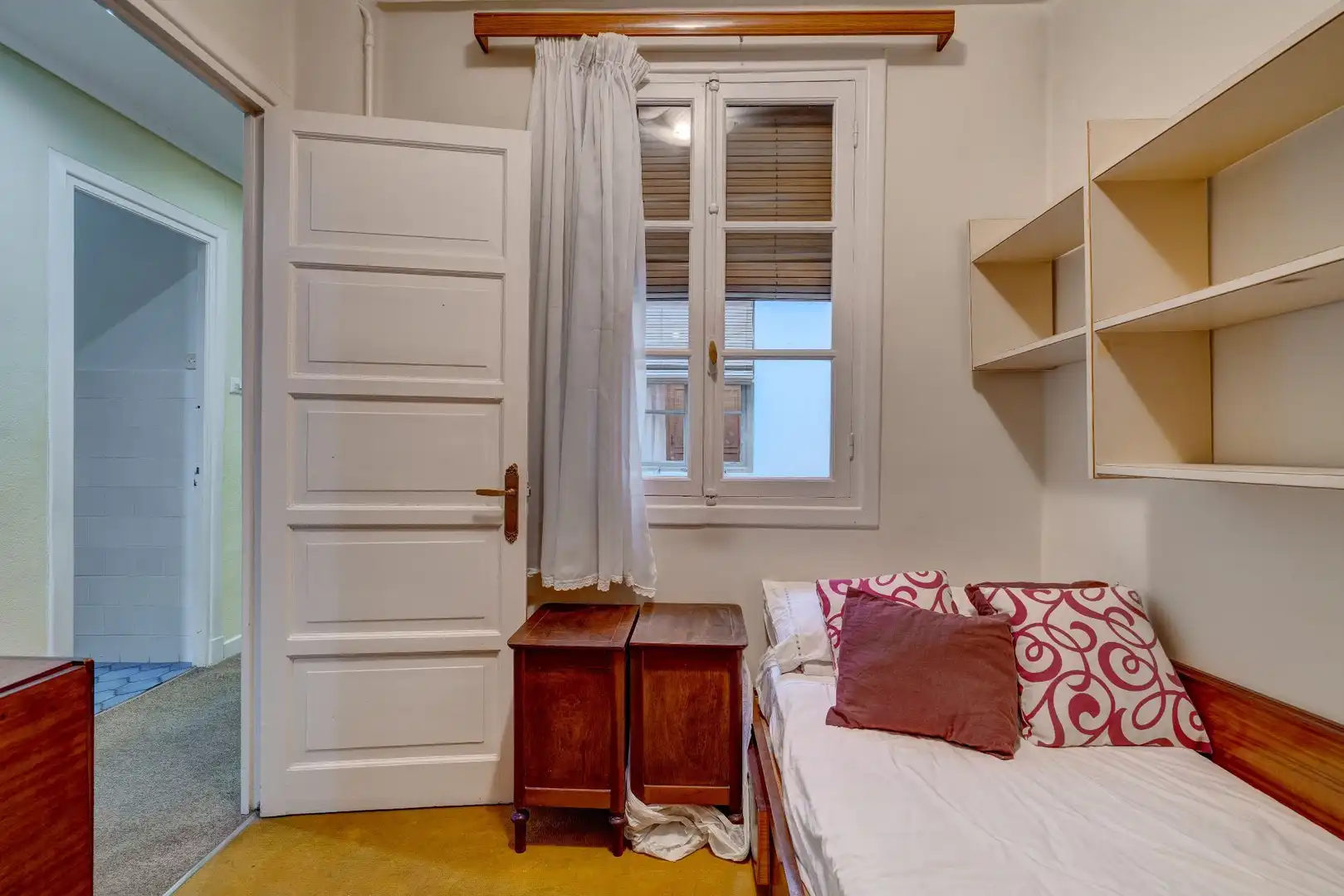 Habitación de Piso en venta en Irun  con Calefacción, Trastero y Amueblado