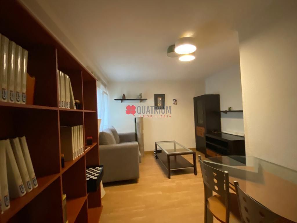 Living room of Apartment to rent in Santiago de Compostela   with Heating