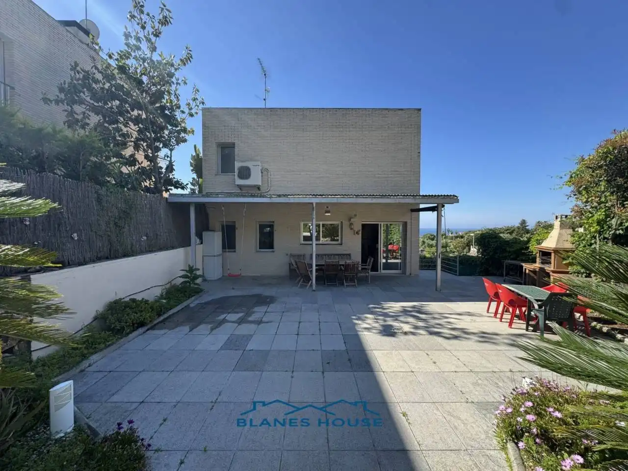 Vista exterior de Casa o xalet en venda en Lloret de Mar amb Aire condicionat, Calefacció i Jardí privat