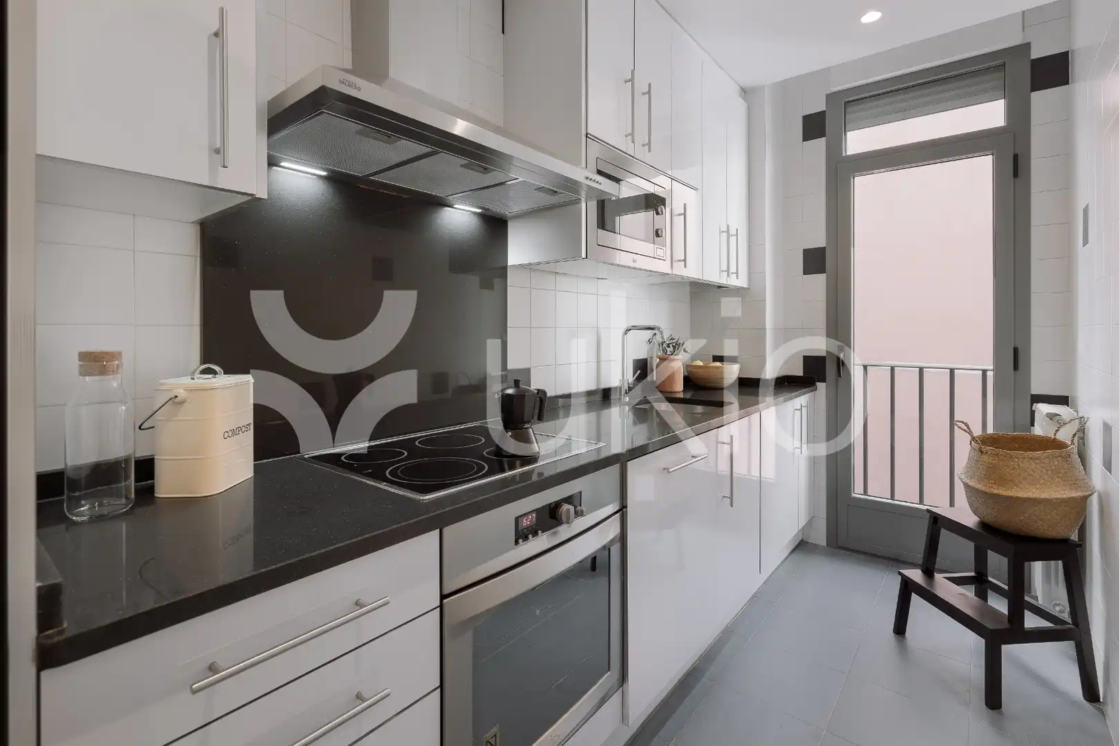 Cocina de Apartamento de alquiler en  Madrid Capital con Aire acondicionado, Calefacción y Amueblado
