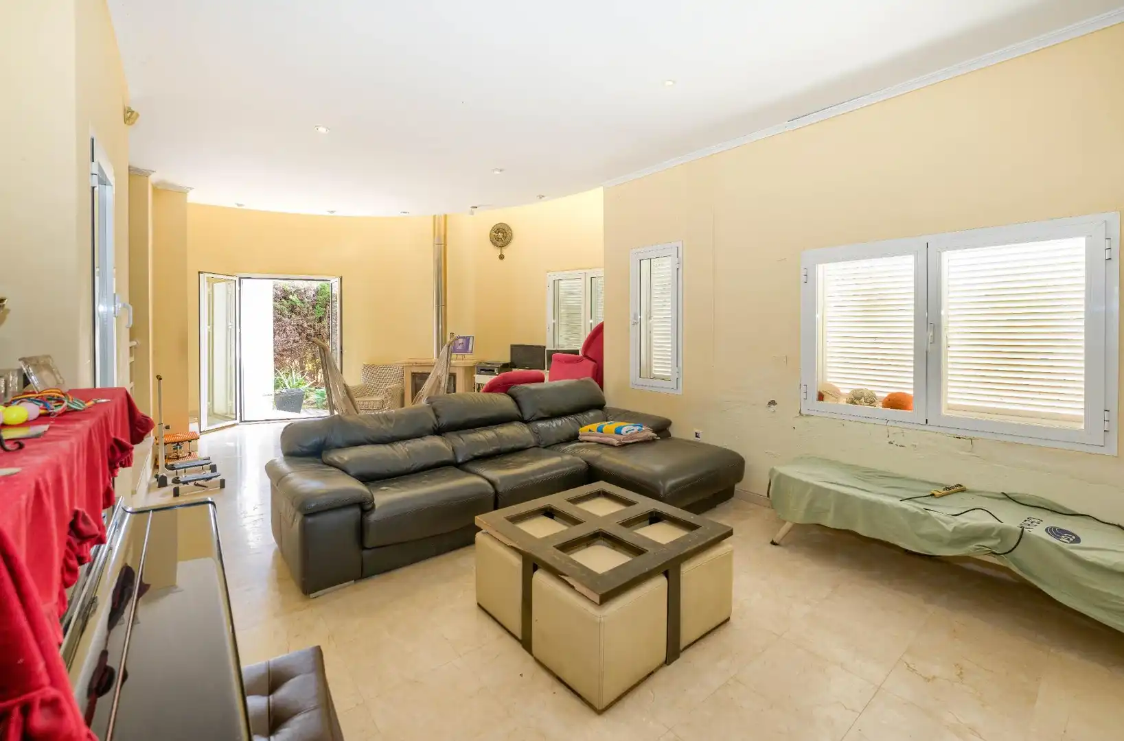Sala de estar de Casa o chalet en venta en Bormujos con Aire acondicionado, Calefacción y Jardín privado