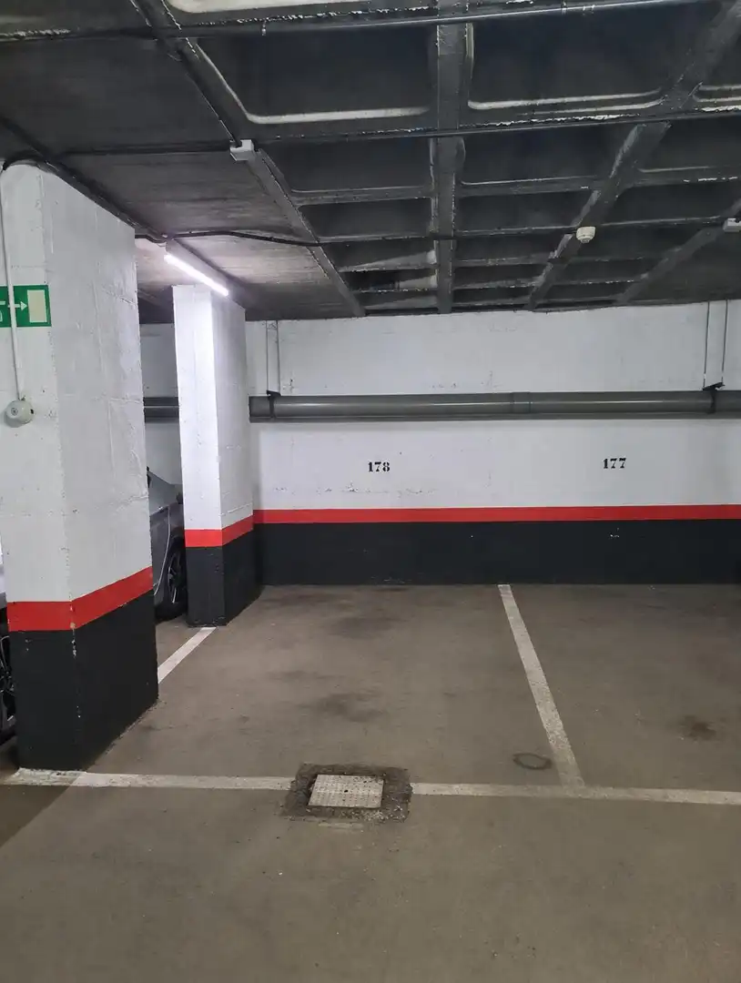 Einzelparkplatz zum Verkauf in Paseo de los Pontones, imagen 2