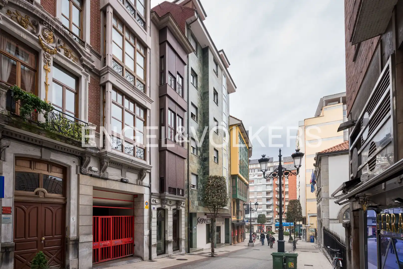 Vista exterior de Pis en venda en Oviedo  amb Calefacció