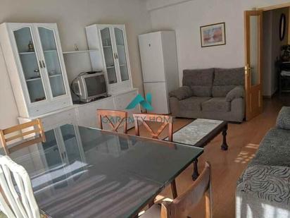 Sala d'estar de Pis de lloguer en  Toledo Capital amb Calefacció i Terrassa