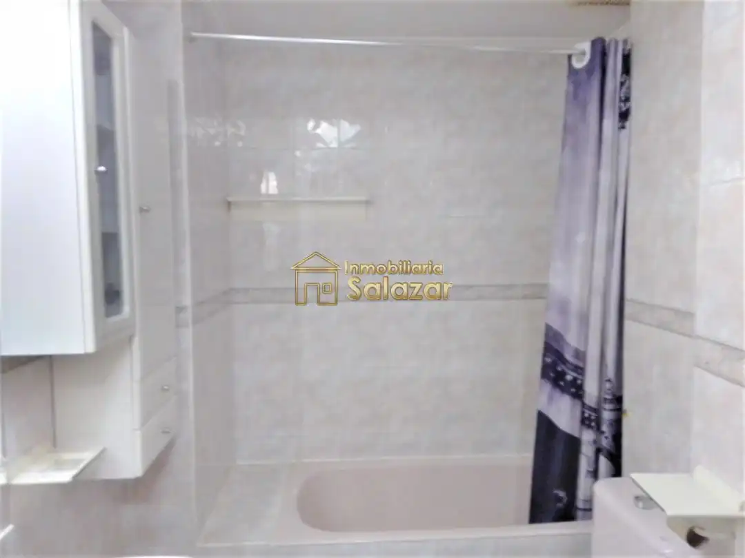 Baño de Piso en venta en Santurtzi  con Calefacción, Terraza y Trastero