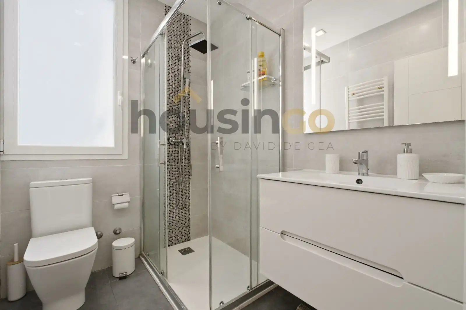 Baño de Piso de alquiler en Madrid con Aire acondicionado, Calefacción y Parquet