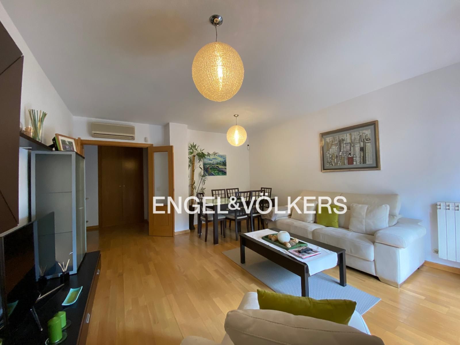 Sala d'estar de Apartament de lloguer en Pozuelo de Alarcón amb Aire condicionat, Calefacció i Parquet