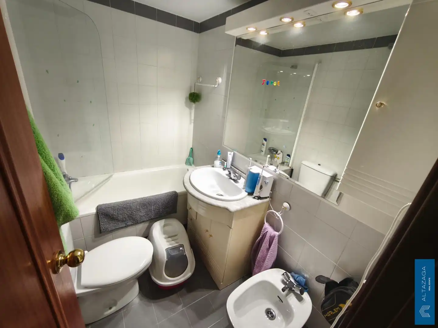 Bathroom of Flat for sale in San Sebastián de los Reyes  with Air Conditioner, Heating and Storage room