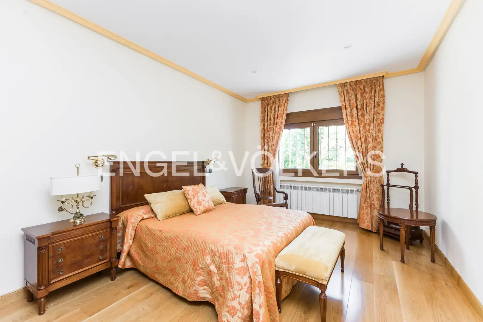 Bedroom of Houses for sale in Madrid  with Air Conditioner, Heating and Private garden