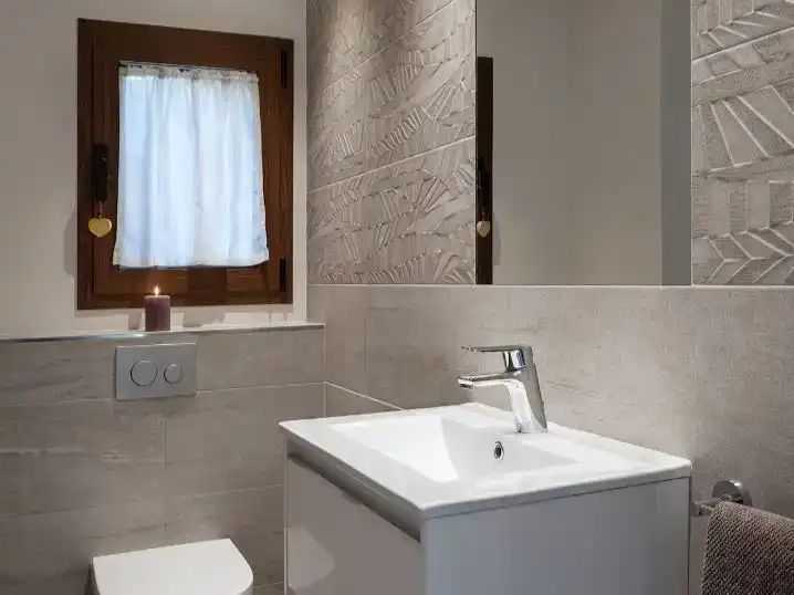 Bathroom of Flat for sale in Alaró  with Air Conditioner and Balcony