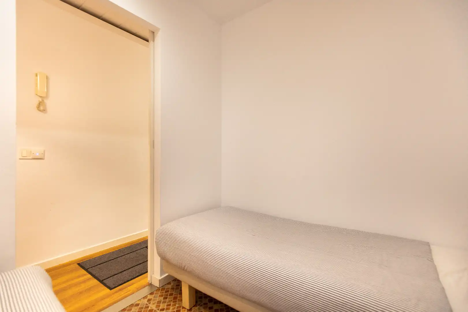 Flat for sale in Carrer de Tapioles, El Poble Sec - Parc de Montjuïc