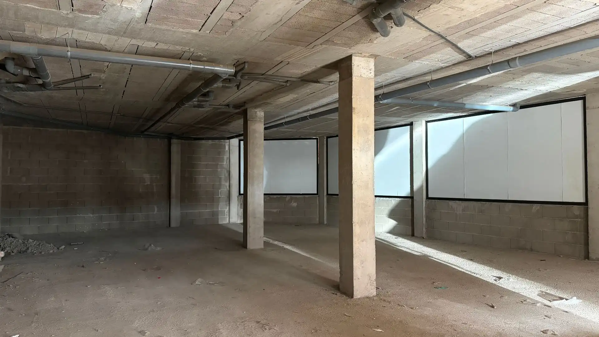 Local comercial en alquiler en Roque 20
