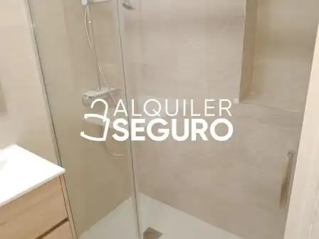 Bany de Pis de lloguer en Vitoria - Gasteiz amb Calefacció i Traster