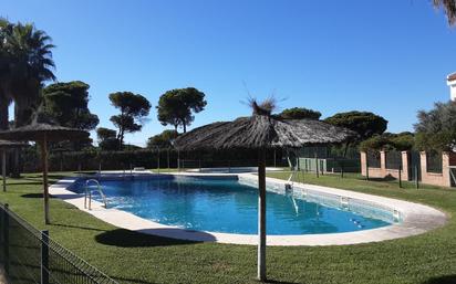 Piscina de Casa o xalet en venda en El Portil amb Jardí privat i Piscina comunitària