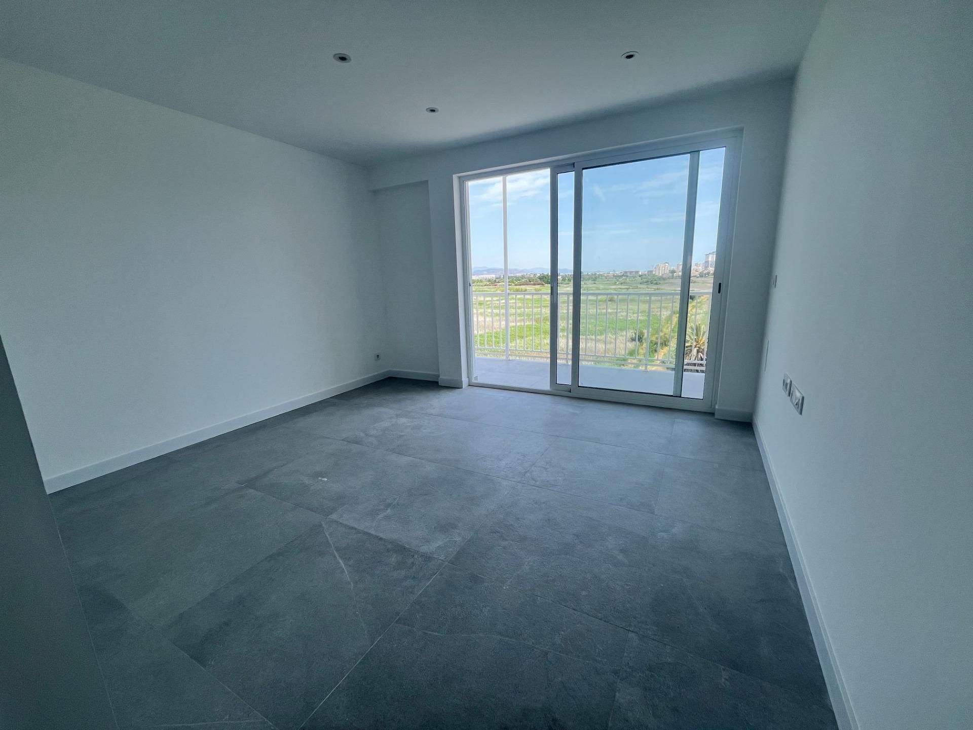 Piso en venta en La Pobla de Farnals con Jardín privado, Terraza y Balcón